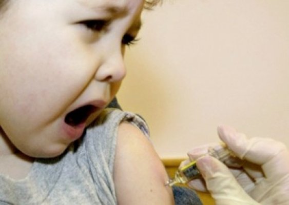 Pediatrii trag un semnal de alarmă: vaccinarea scade îngrijorător
